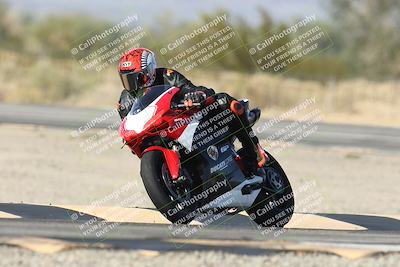 media/Dec-01-2025-Moto Forza (Mon) [[2daa91e15f]]/2-Intermediate Group/Session 3 (Turn 3)/